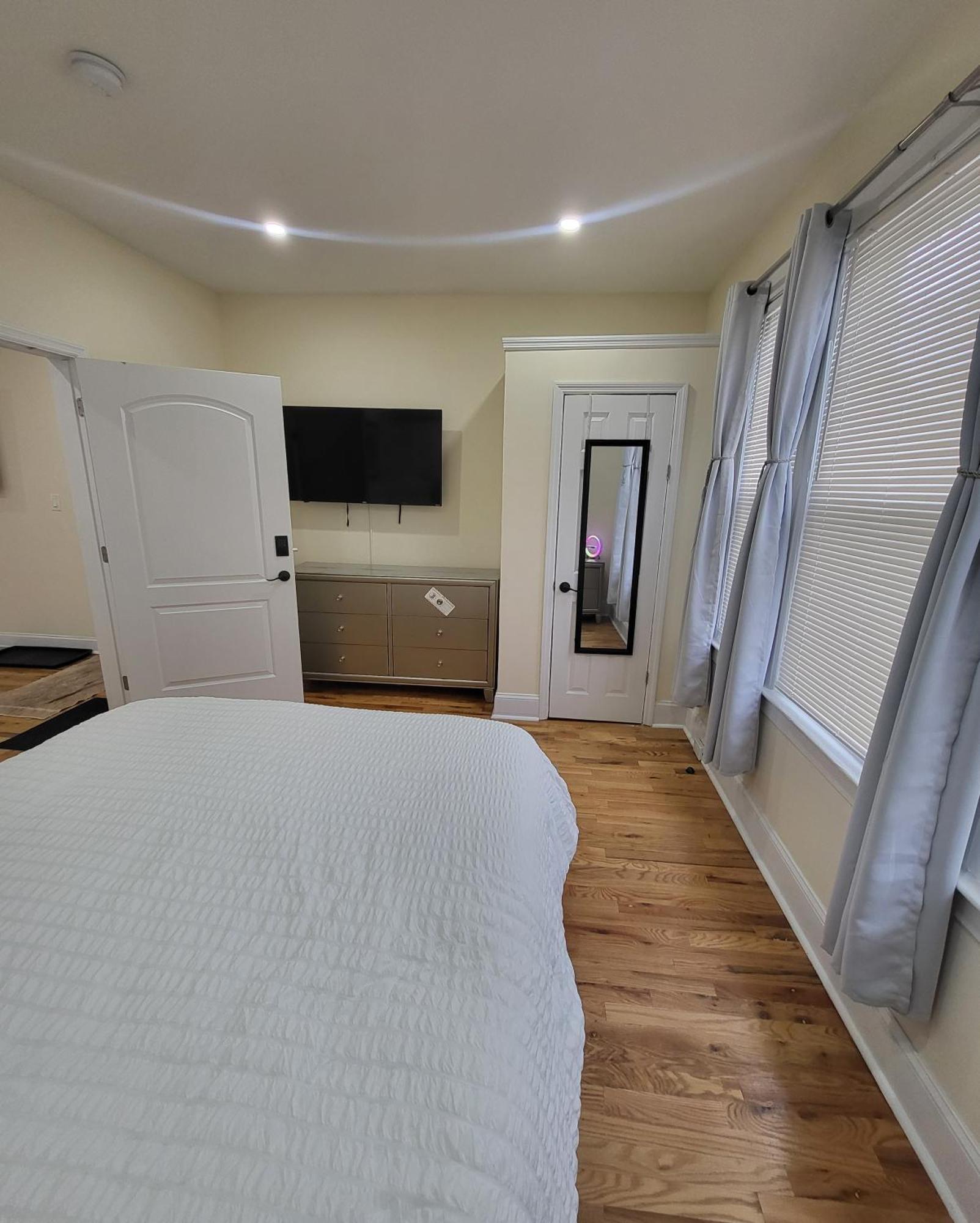 Ooohlala! 2 Beds And 2 Full Baths W/Free Parking Newark Exterior foto